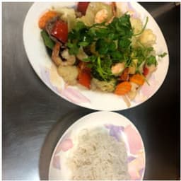 95. Sauteed beef and seafood With Vegetables